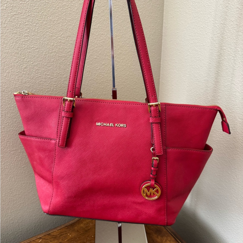 MICHAEL KORS Gorgeous Red Leather Large Tote Bag